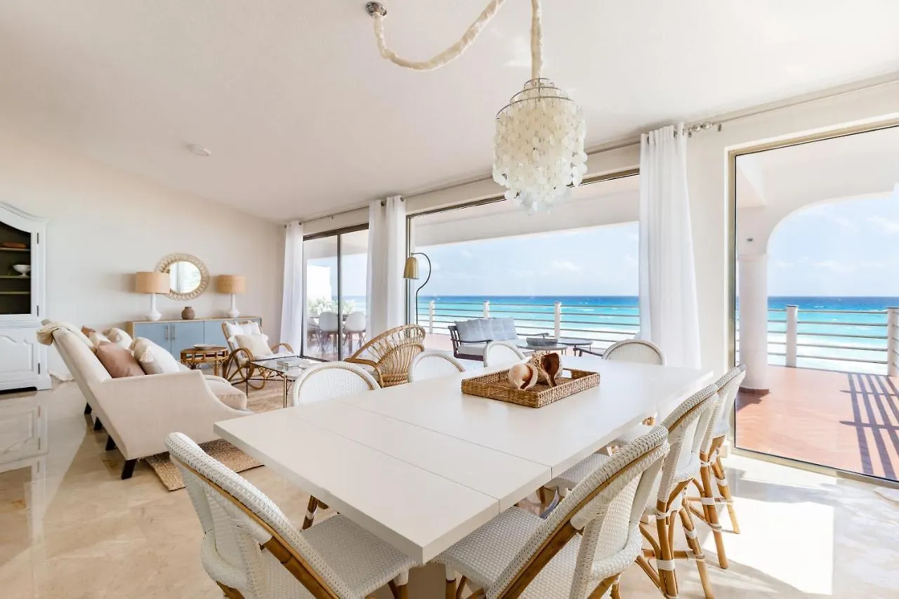 Amazing 5 Bedroom Villa On The Beach! Cancun