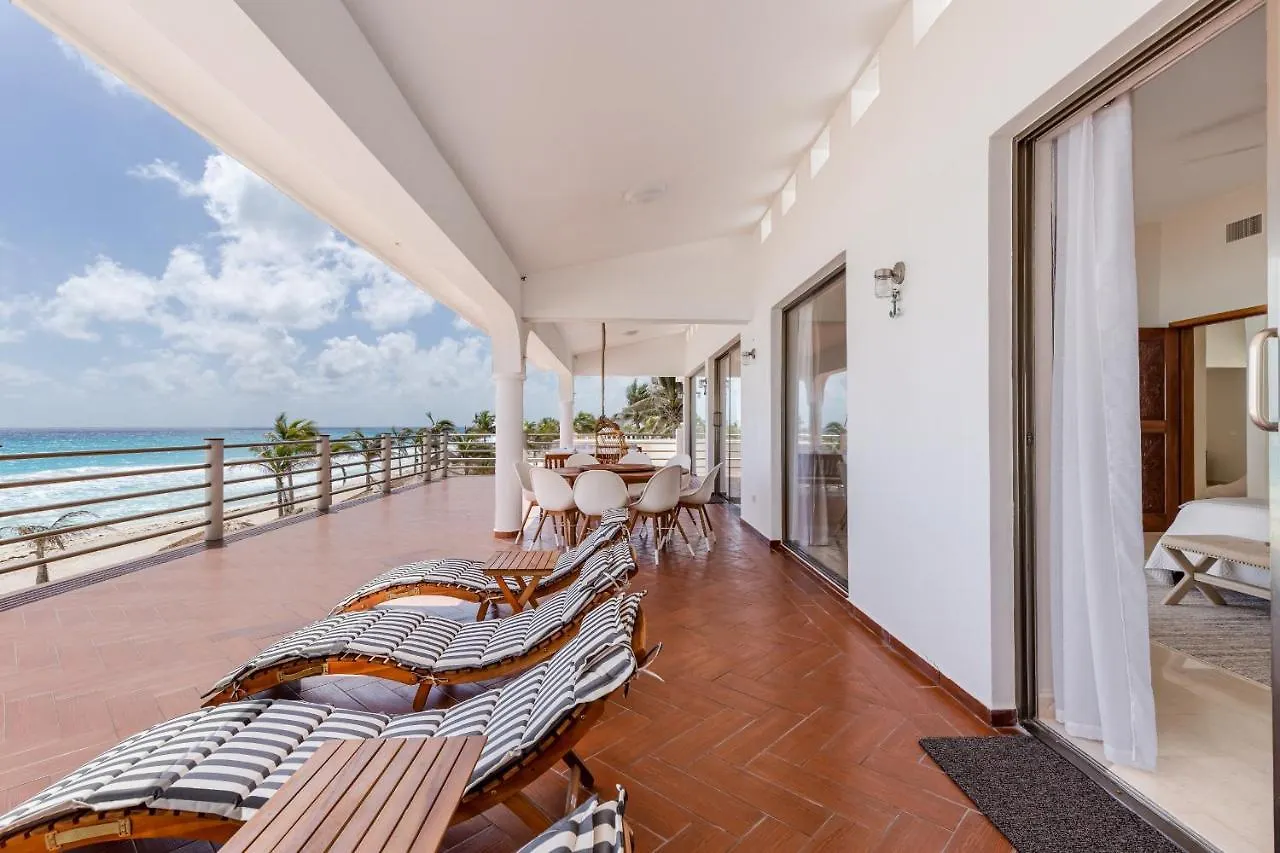 Amazing 5 Bedroom Villa On The Beach! Cancun Mexico