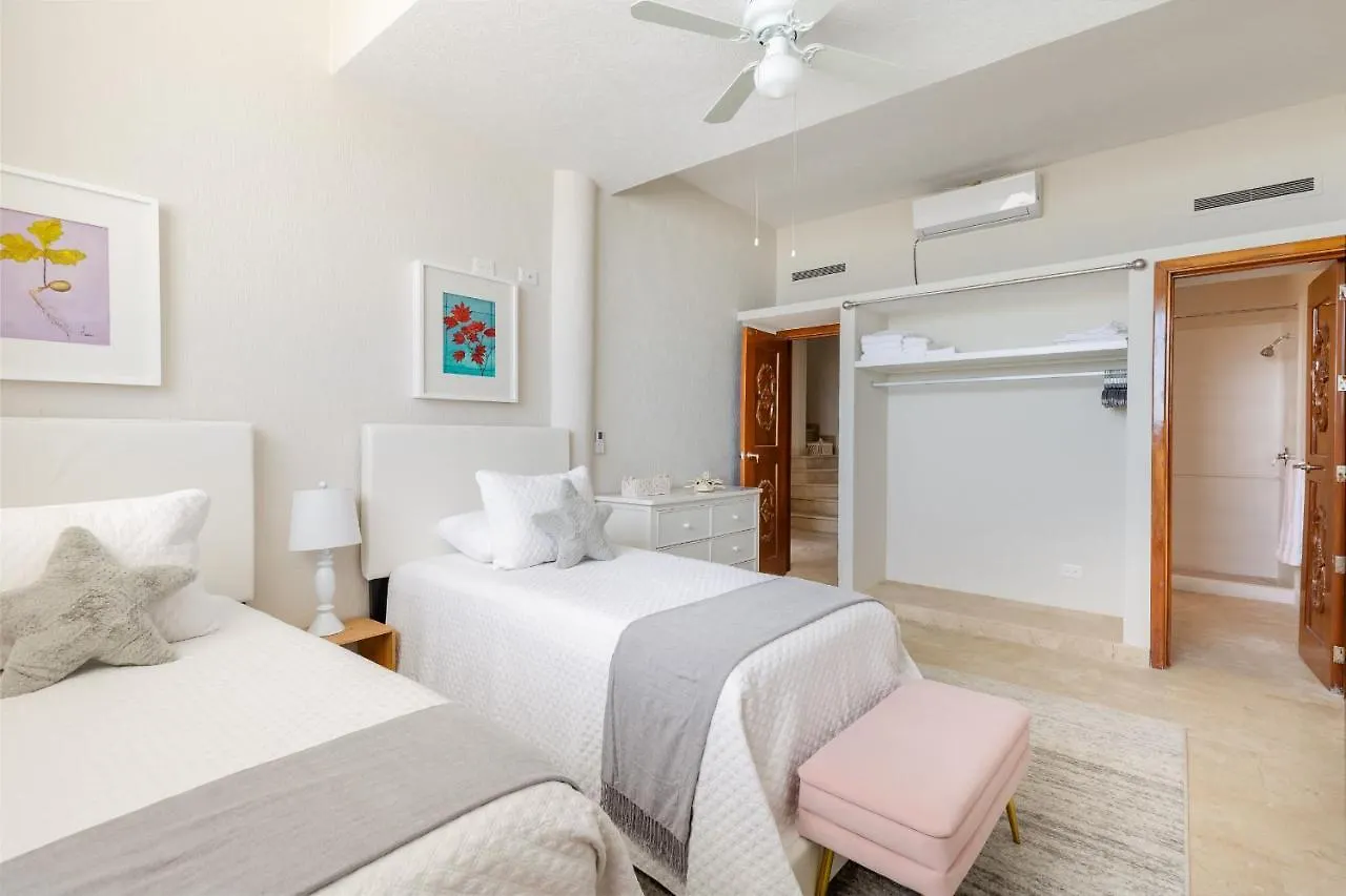 Amazing 5 Bedroom Villa On The Beach! Cancun 0*,  Mexico